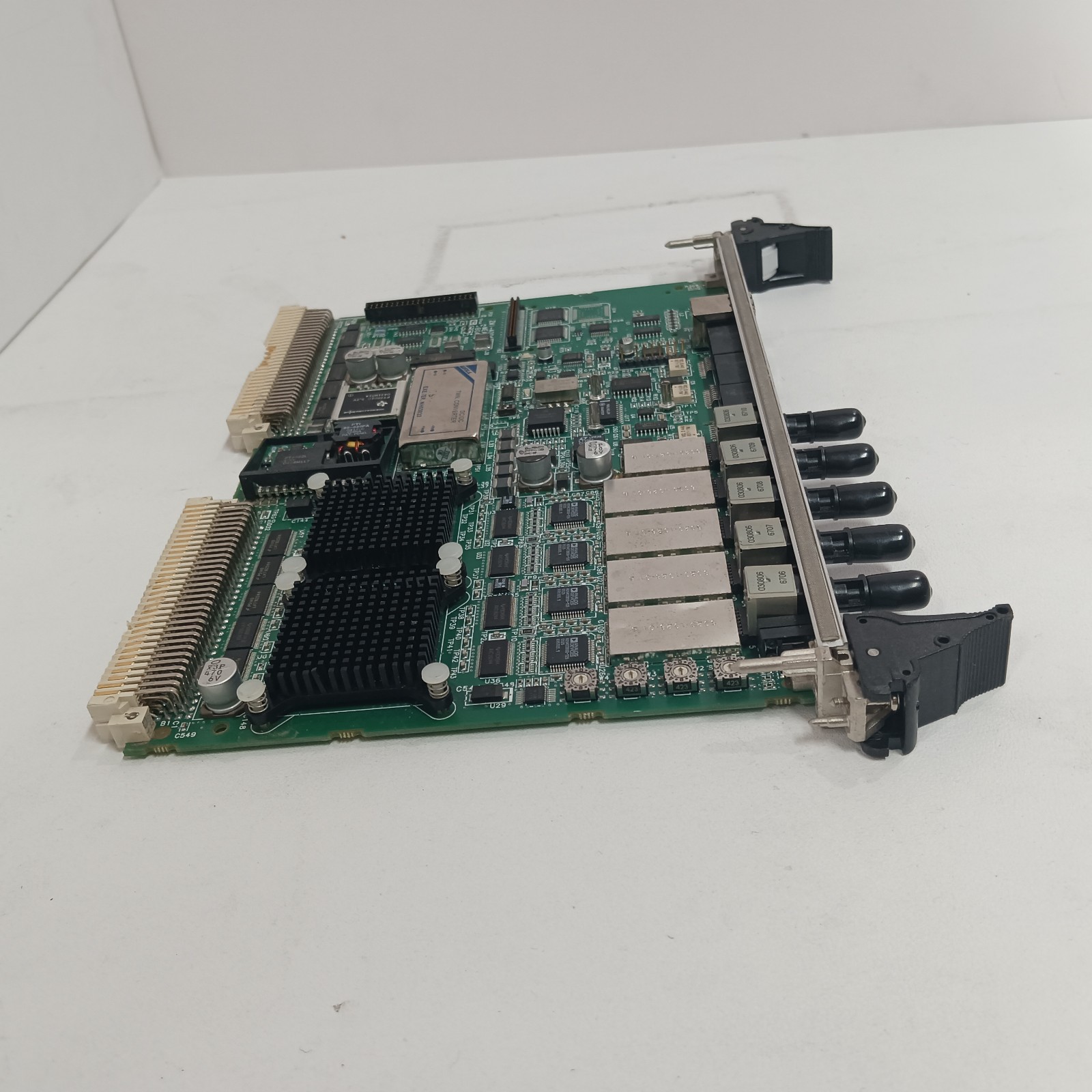 ABB LXN1604-6 3BHL000986P7000 ABB Ethernet Switch for Controller Pairing Synchronization 800xA Syste0